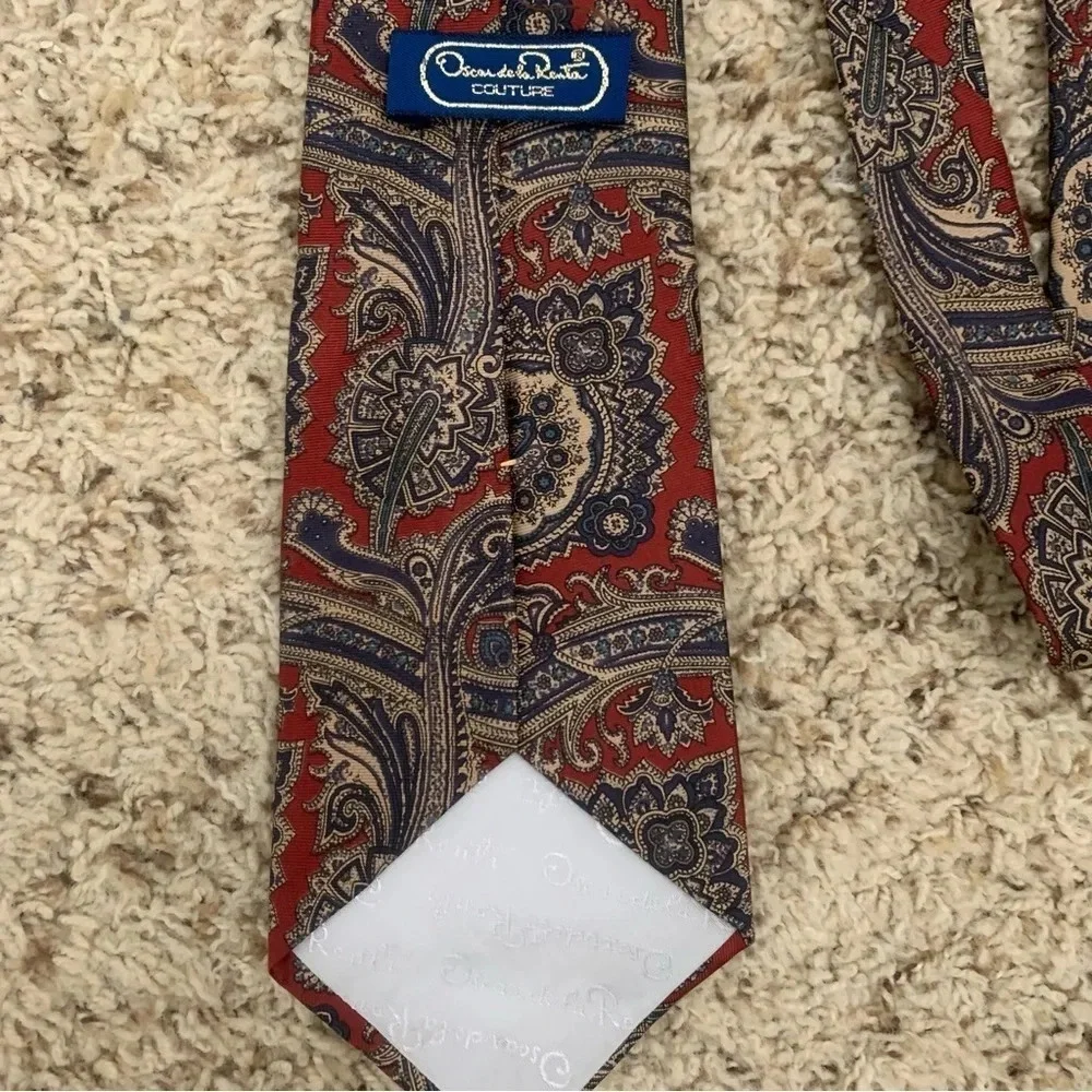 Men's Vintage Paisley Oscar De La Renta Tie Red and Blue